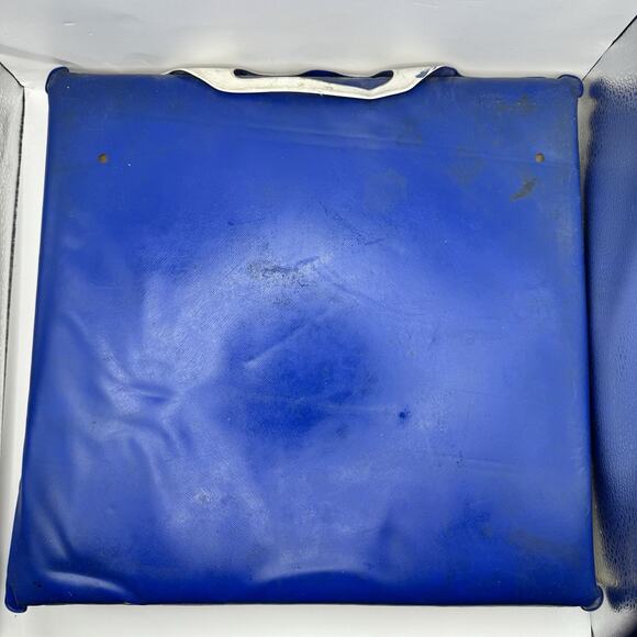 Dodgers WinCraft Seat Cushion — 2002 VTG, Unverified #16 Signature - Picture 3 of 3